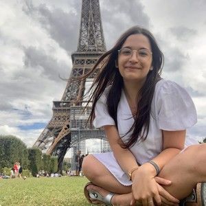 Meet your Posher, Alexia